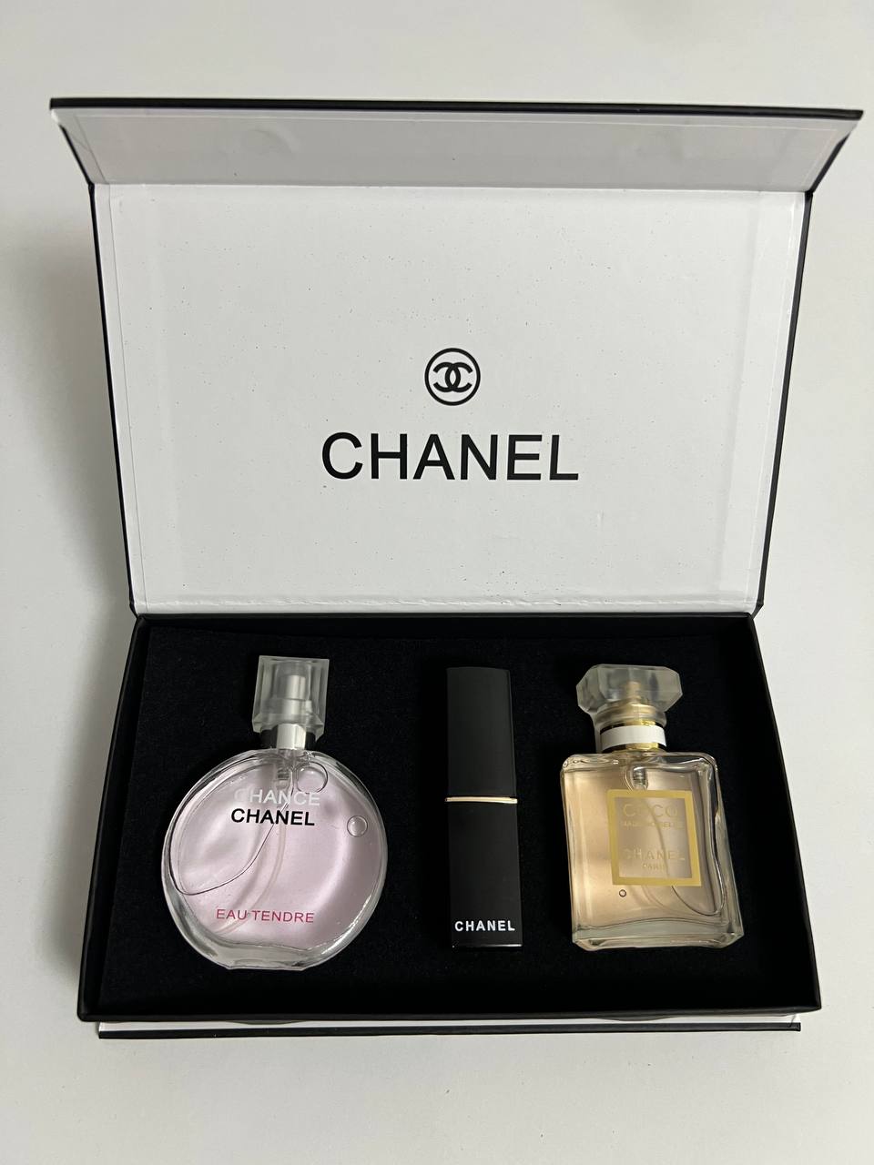 Set Chanel Mini Luxe – 3 Produse Iconice (Chance Eau Tendre, Coco Mademoiselle, Ruj)